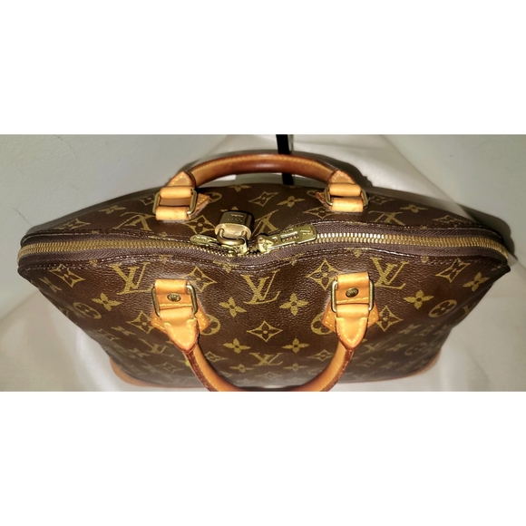 Authentic Louis Vuitton Alma PM Monogram PM Travel Handbag - Ivy - Picture 2 of 9